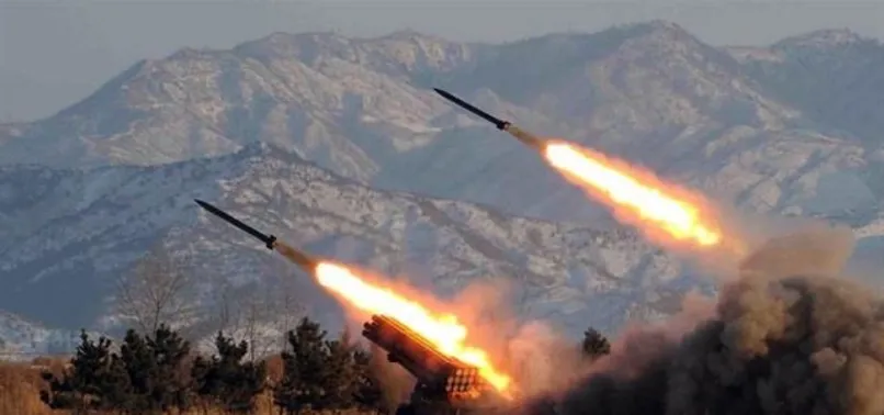 Husiler Yemen ordusuna ait kampa saldırdı