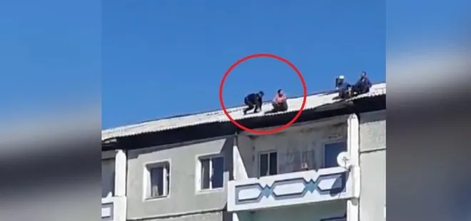 Çatıdaki intihar teşebbüsünü polis böyle önledi