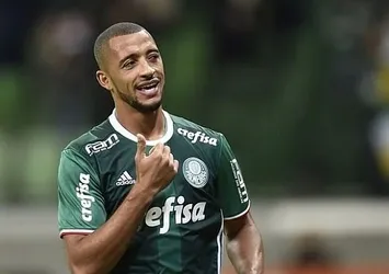 Defansa Vitor Hugo