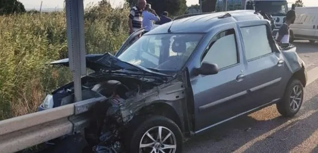 Bursa'da kırmızı ışıkta geçen TIR ortalığı savaş alanına çevirdi: 4 kişi ağır yaralı - 2