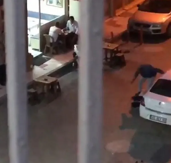 1622171112263.jpg Eski eşini sokak ortasında tekme tokat dövdü! Çevredekiler izlemekle yetindi - 4