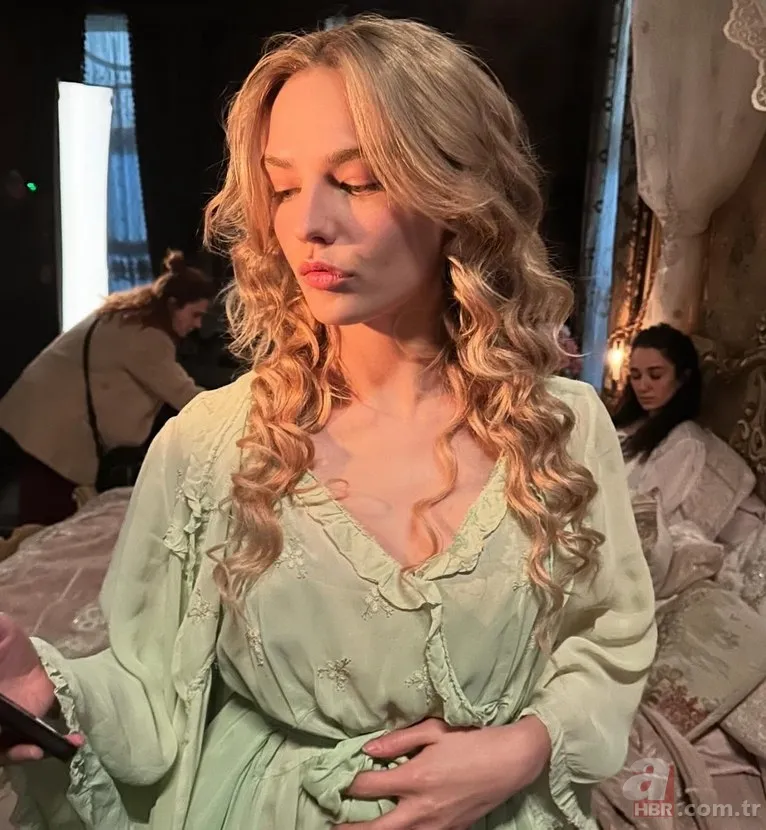 Güzel oyuncuyla aşk mı yaşıyor? Pelin Akil'den boşanan Anıl Altan sessizliğini bozdu! 5