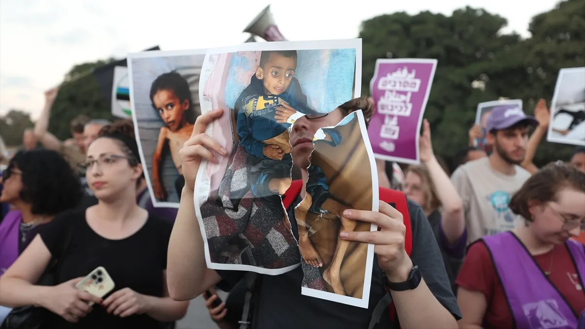 İsrailli vatandaşlardan Gazze'deki açlık politikalarına protesto