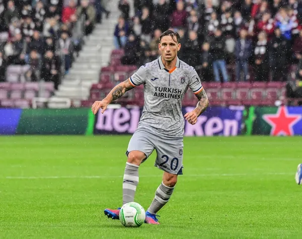 İskoçlara futbol dersi! Başakşehir’den görkemli başlangıç