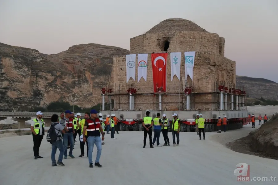 Tarihi Artuklu Hamamı yeni yerine doğru yola çıktı 11