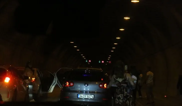 Kağıthane’deki asker uğurlamasında tünel kapatıldı