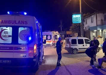 Yolun karşısına geçmeye çalışan adama motosiklet çarptı! 3 yaralı