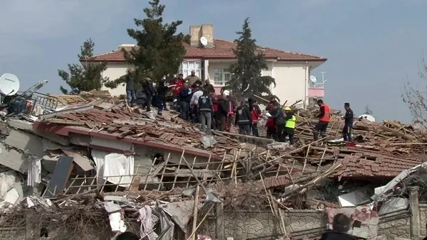 malatyada-korkutan-deprem-afad-buyuklugunu-41-olarak-duyurdu-son-depremler-1677553871005.jpeg Malatya'da korkutan deprem! AFAD büyüklüğünü 4,1 olarak duyurdu | SON DEPREMLER - 4