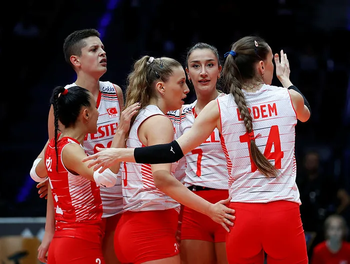 Son dakika: FIVB Dünya Şampiyonası'nda Türkiye A Milli Kadın Voleybol Takımı Kanada'yı yendi - 3