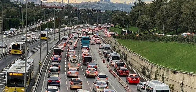Son dakika: Haftanın ilk iş gününde İstanbul’da trafik yoğunluğu