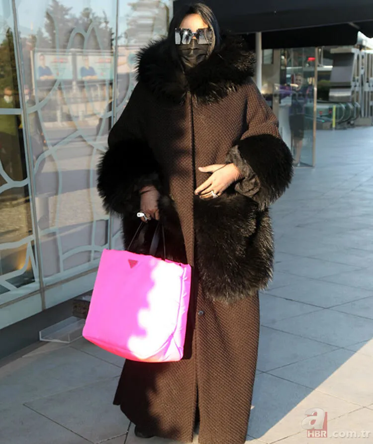 Bülent Ersoy altı saatte 100 bin TL harcadı! Alışverişi taksiye sığmadı 1