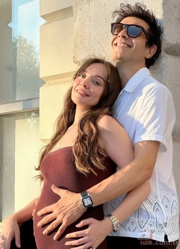 Cansel Elçin'in minik oğlu sevimliliğiyle kalpleri eritti! "Benziyor muyuz?" 2