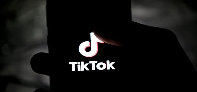 Bir TikTok rezaleti daha! Canlı yayında 8 yaşındaki kızına müstehcen kelimeler kullanan kadın gözaltına alındı