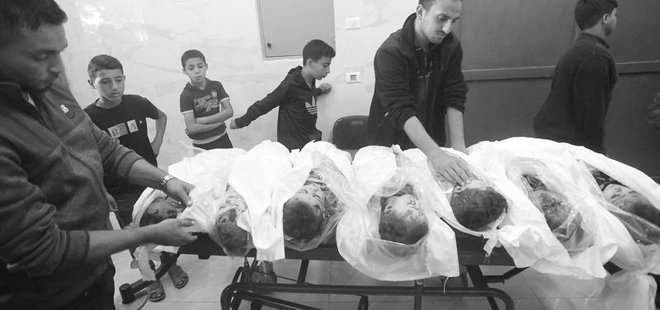 Bebek katili İsrail! Mezarlık görevlisinden insanlığı ağlatan sözler: Gördüğüm çocuk cesetleri nedeniyle uyuyamıyorum