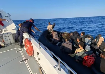 Fethiye açıklarında 36 düzensiz göçmen kurtarıldı