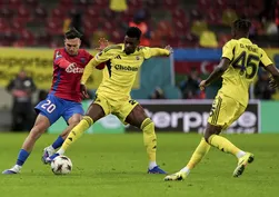 Fenerbahçe FCSB ile berabere kaldı! Kanarya Avrupa Ligi'nde play-off'a yükseldi