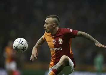 Angelino yeni takımı için İtalya'da! Aslan'ın yıldızı Roma'nın yolunu tuttu...