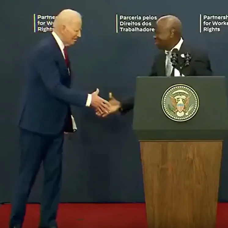 Biden elini sıkmadı böyle tepki gösterdi