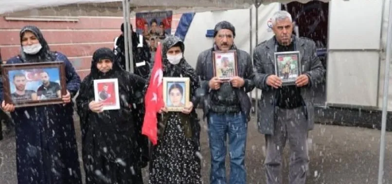 Evlat nöbetinde 34.buluşma gerçekleşiyor: Bir terörist daha teslim oldu