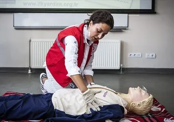 İlk yardımda doğru bilinen yanlışlar ciddi tehlike oluşturabiliyor