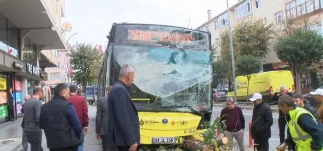 İETT otobüsü iki kazaya karıştı! Şoföre vatandaştan kalp masajı