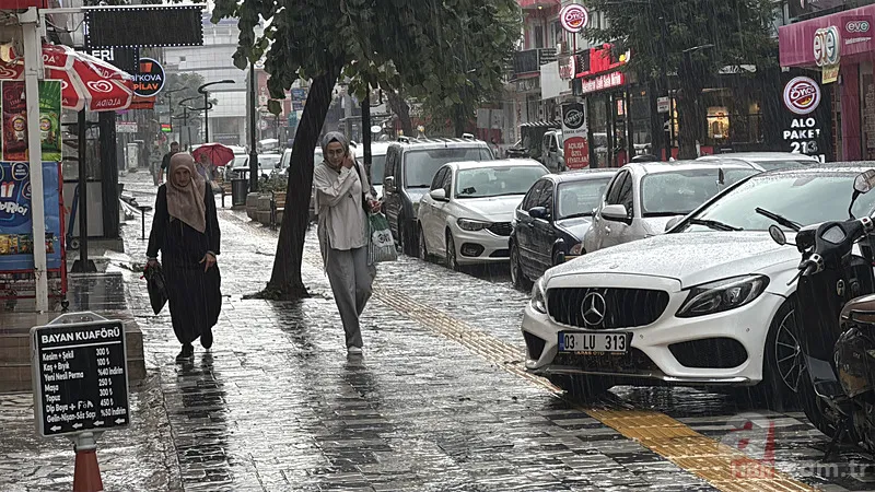 Kuvvetli geliyor: Kavurucu sıcaklar yetmedi, fırtına da eklendi! 4 ilde sarı kodlu alarm verildi! Çanakkale, Balıkesir, Manisa... 2