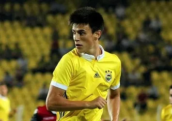 Eljif Elmas imzayı atıyor
