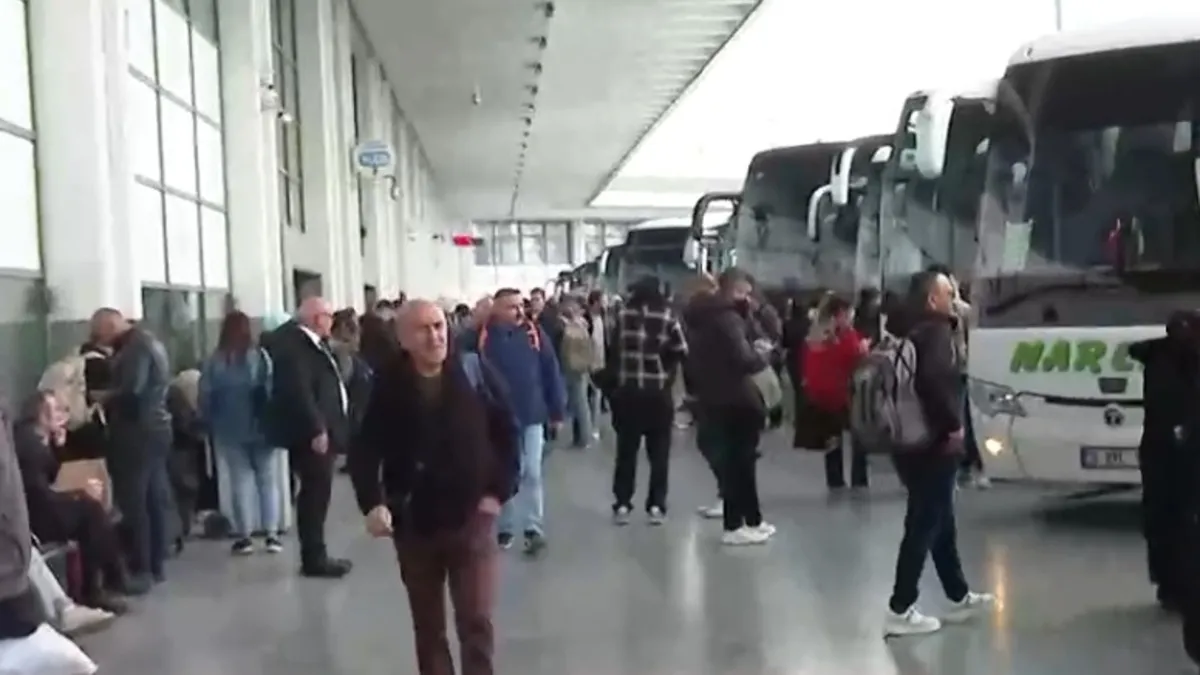 Otogarlarda bayram yoğunluğu: A Haber görüntüledi