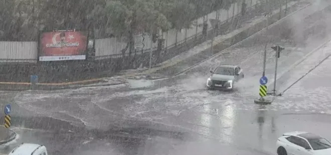 Diyarbakır'da dolu ve sağanak etkili oldu