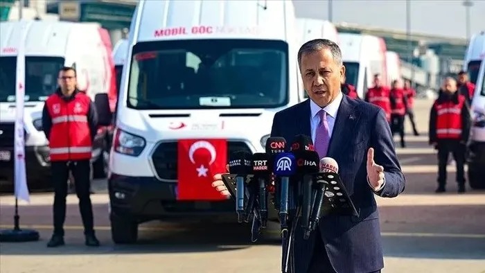 Yurda girişlerde yeni dönem başlıyor! Türkiye’de kaç Suriyeli var? Bakan Yerlikaya açıkladı: Takipsiz Suriyeli kalmayacak