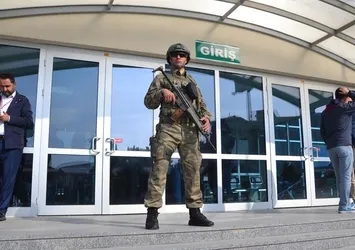 'Halk üzerinize gelirse ayaklarına sıkın'