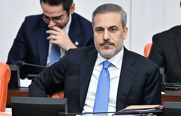 disisleri-bakani-hakan-fidandan-gazze-diplomasisi-bae-disisleri-bakani-al-nahyan-ile-telefonda-gorustu-1703367718349.jpg Dışişleri Bakanı Hakan Fidan'dan Gazze diplomasisi: BAE Dışişleri Bakanı Al Nahyan ile telefonda görüştü - 1