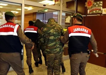 Sınırda yakalanan 2 Yunan askerin tutukluluk halleri devam edecek
