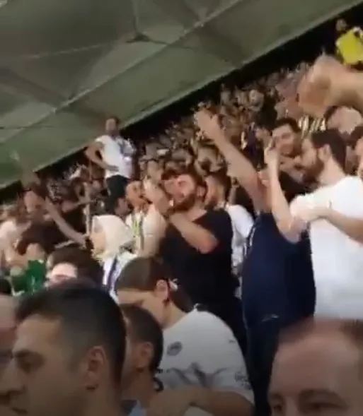 Fenerbahçe taraftarı imam hatiplilere hakaret eden Gülşen’e arka çıktı