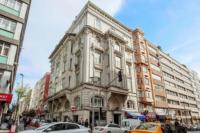 50 yıllık sanat galericisine eski eşinden işgal davası