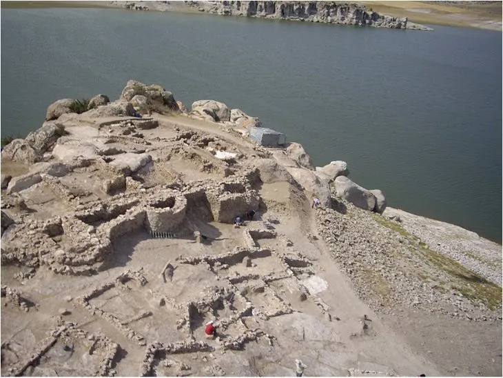 Aksaray’da kazılarda ortaya çıktı! 7 bin yıl önce her evin silosu varmış