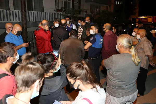 Son dakika: Ankara'da panik! Kolonu patlayan 24 daireli bina boşaltıldı - 1