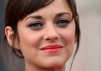 Beren Saat'e Marion Cotillard şoku!