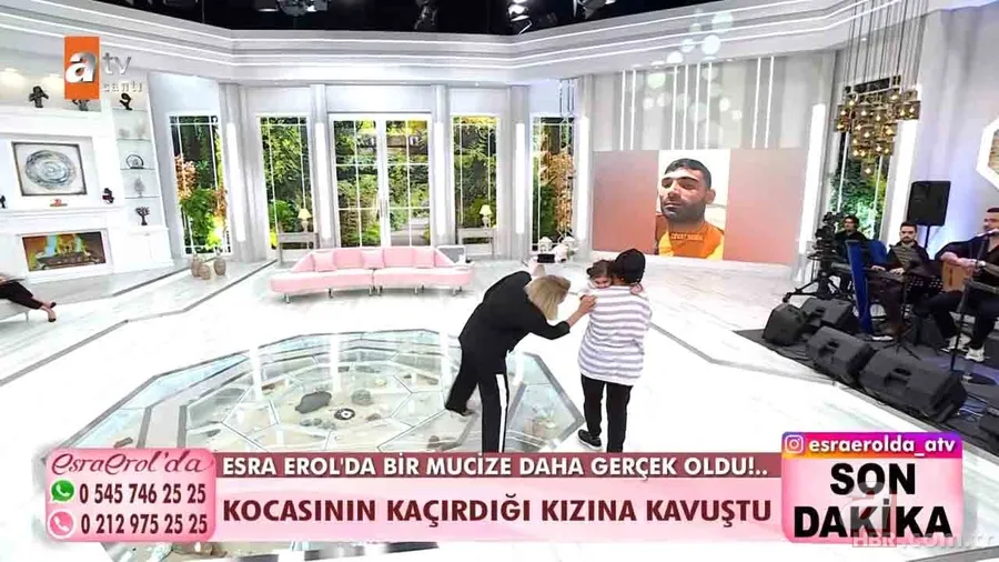 Esra Erol'da hasret sona erdi! Çift karakterli eşinin kaçırdığı 2 yaşındaki kızına kavuştu | Gözyaşları sel oldu 10