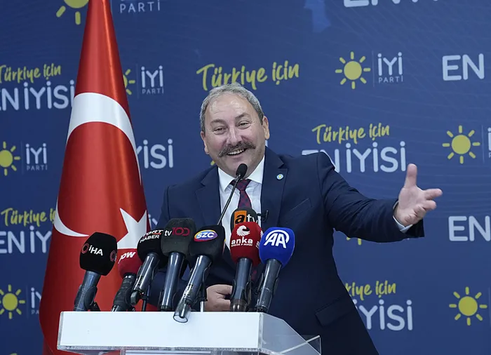 İYİ Parti’de değişim arayışı! Kulisler hareketli: Koray Aydın mı? Müsavat Dervişoğlu mu? İşte öne çıkan adaylar...