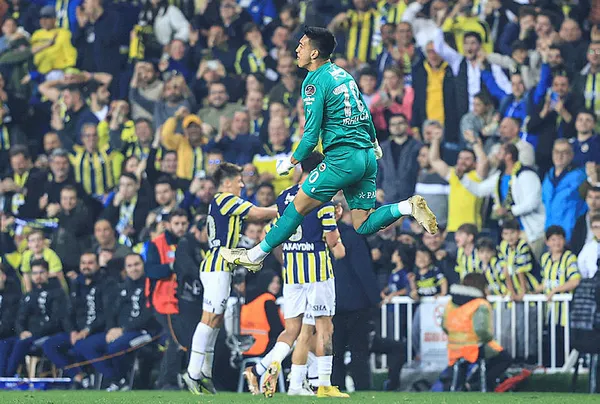 Kanarya’dan derbide Fırtına’ya geçit yok! Fenerbahçe 3-1 Trabzonspor MAÇ SONUCU