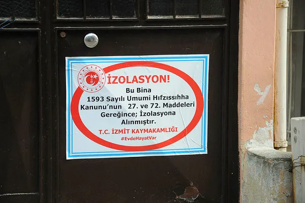 Son dakika: İzmit’te 3 katlı bina karantinaya alındı - 1