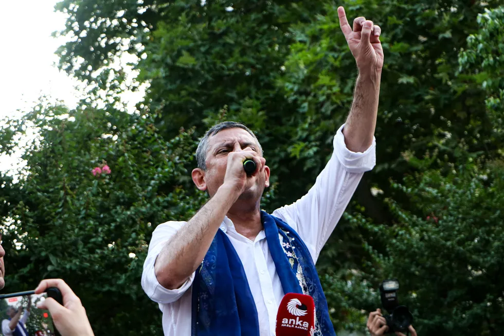 1784004384652.jpg CHP’de sular durulmuyor! Özgür Özel’den ilçe başkanlarına talimat - 4