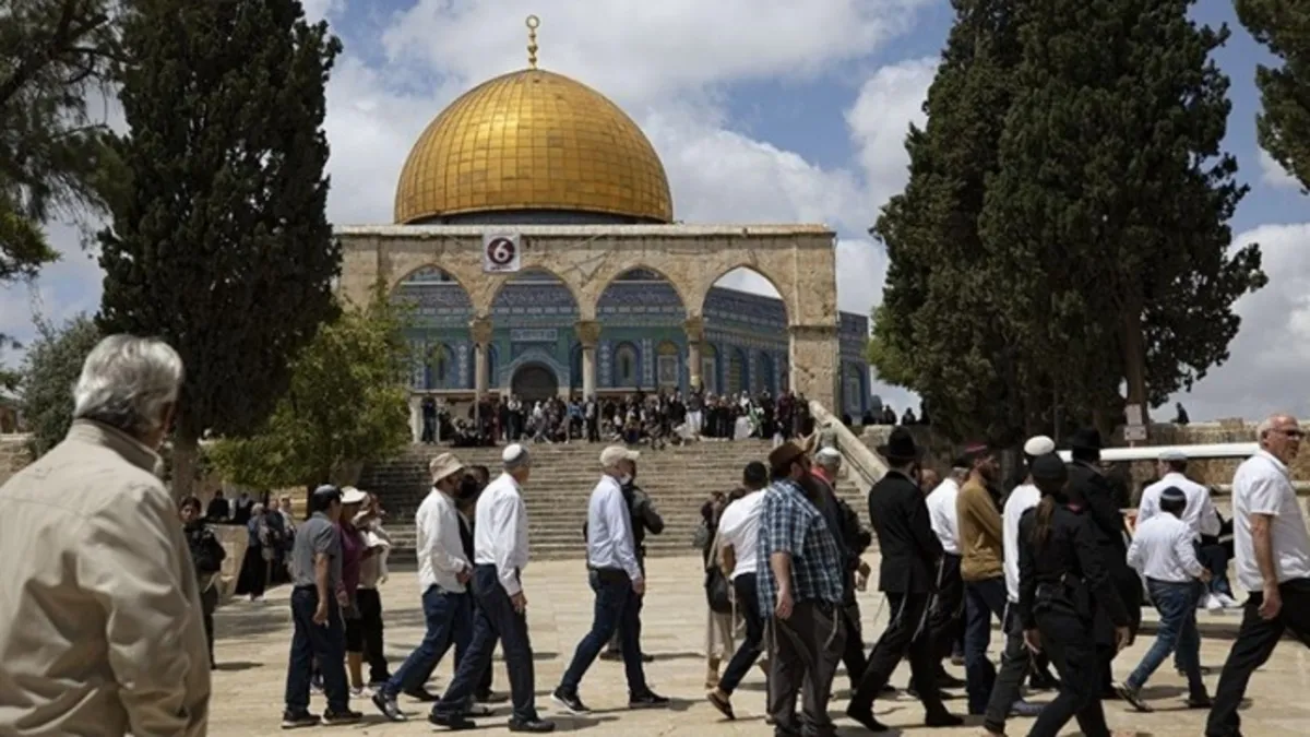 Kuveyt ve Katar'dan Mescid-i Aksa'ya yapılan baskın ve saldırılara kınama