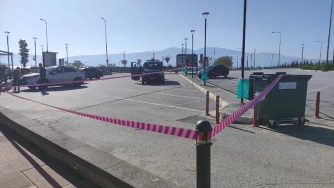 Otopark kana bulandı! Tartıştığı adamı önce vuran sonra döven kadın gözaltına alındı - 5