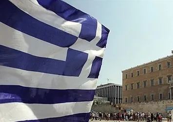 Yunanistan'ın en büyük bankasında istifa!