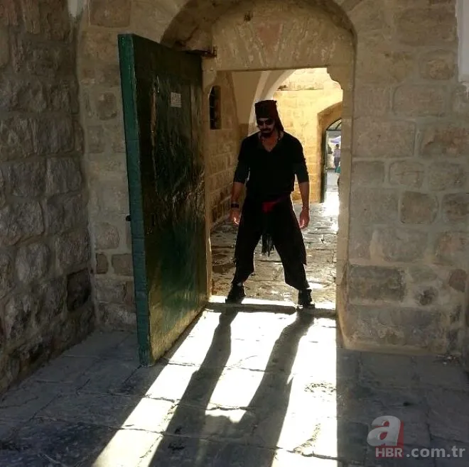 Arka Sokaklar'ın yıldızlarıydı! Gamze Özçelik'in eşi Uğur Pektaş'ın şimdi bambaşka bir hayatı var 11