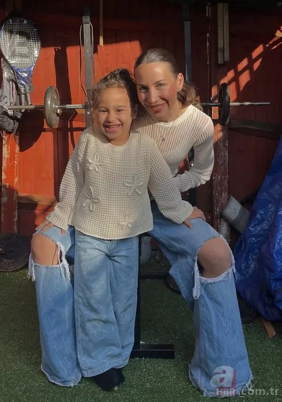 Survivor'da yasak aşk iddiası: Efecan Dianzenza eski eşine şarkı yaptı! 8