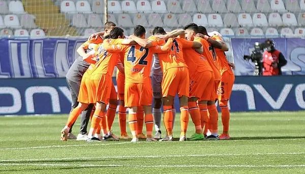 Başakşehir küme düşme hattındaki kritik maçta Erzurumspor'u 2-1 yendi - 6