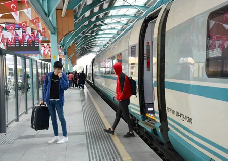 Sivas’a turist akını! Kadim şehir ücretsiz hızlı tren seferleriyle 46 bini aşkın ziyaretçi ağırladı